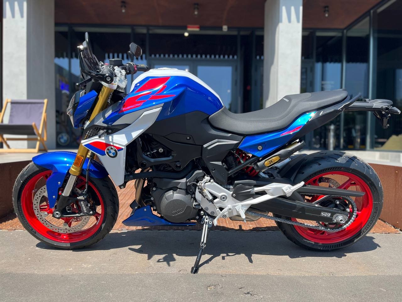 F 900 R