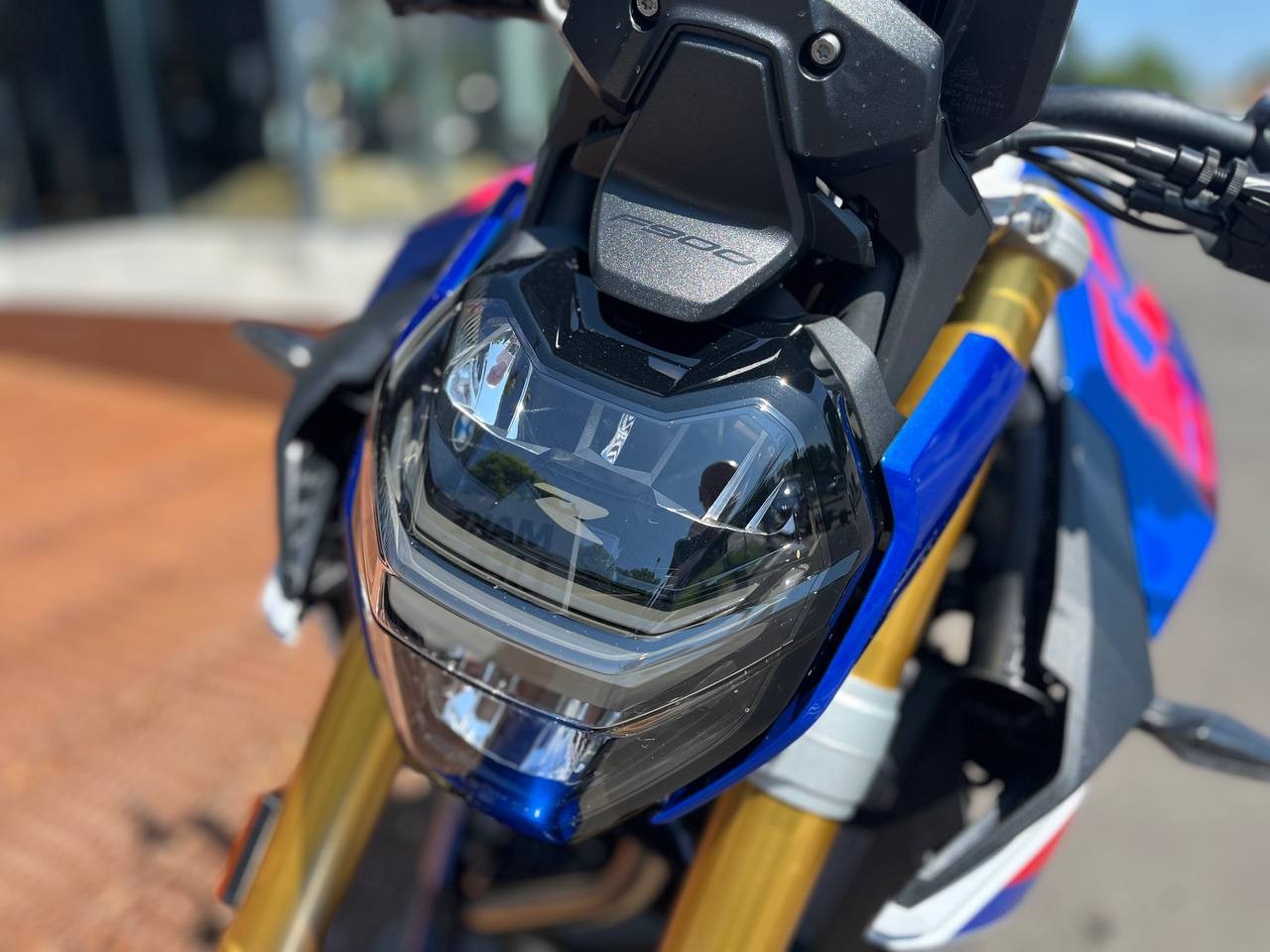 F 900 R