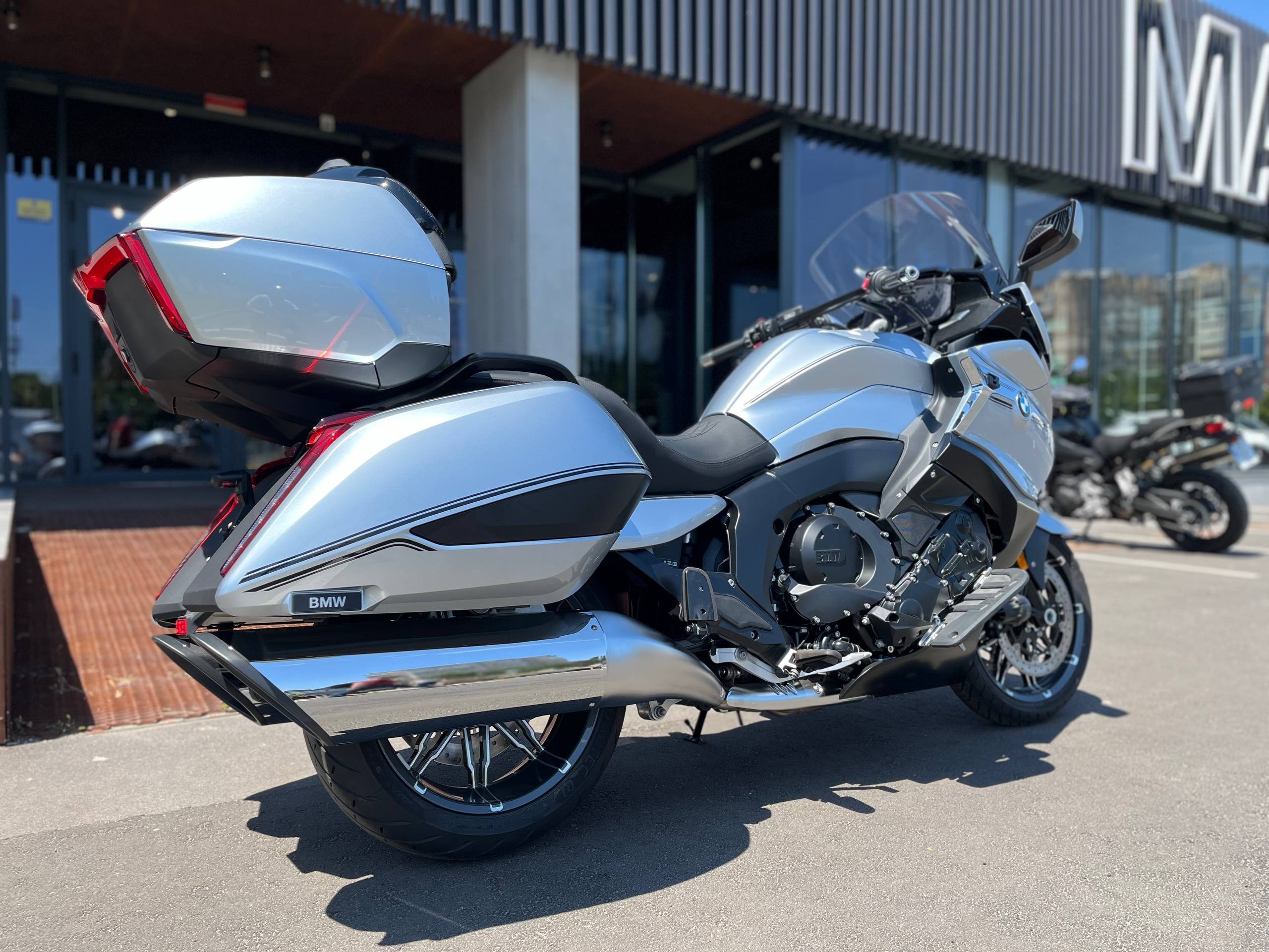 K 1600 B
