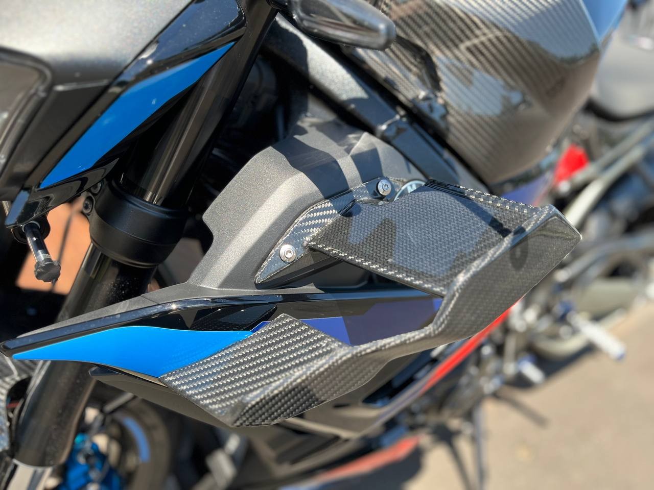 M 1000 R