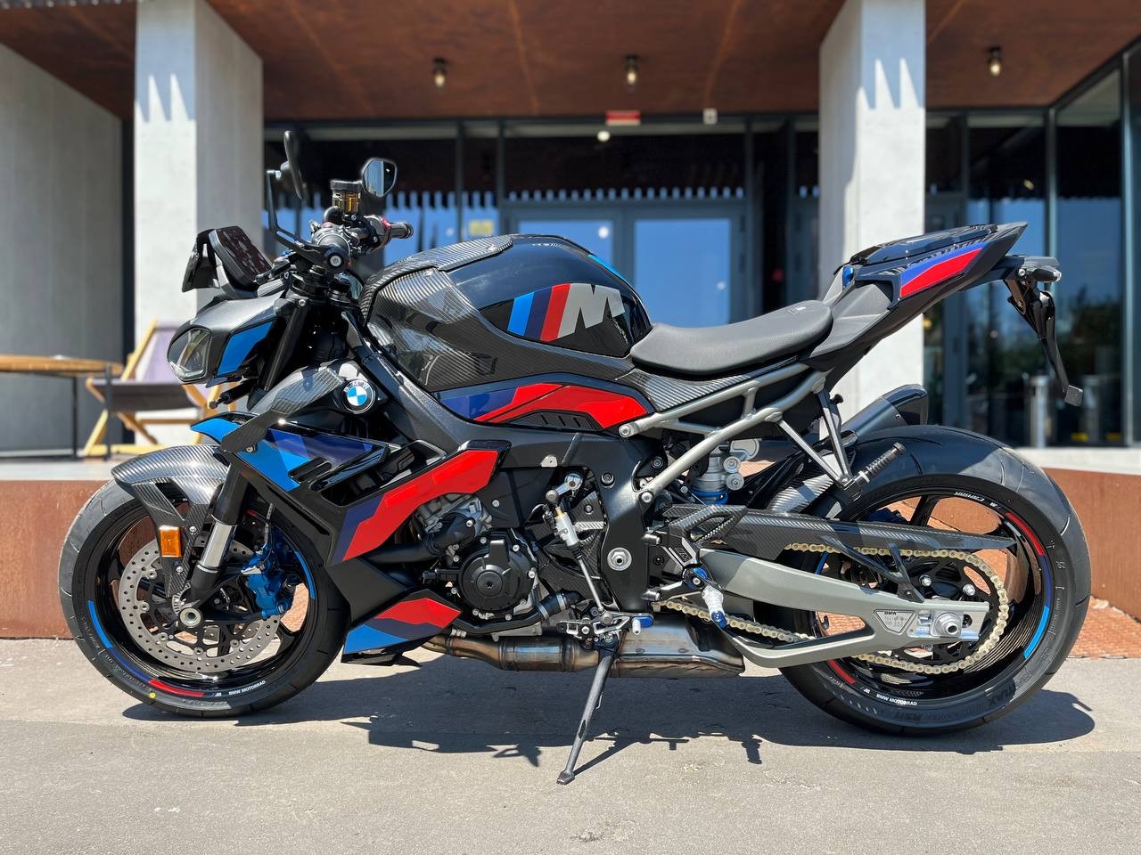 M 1000 R