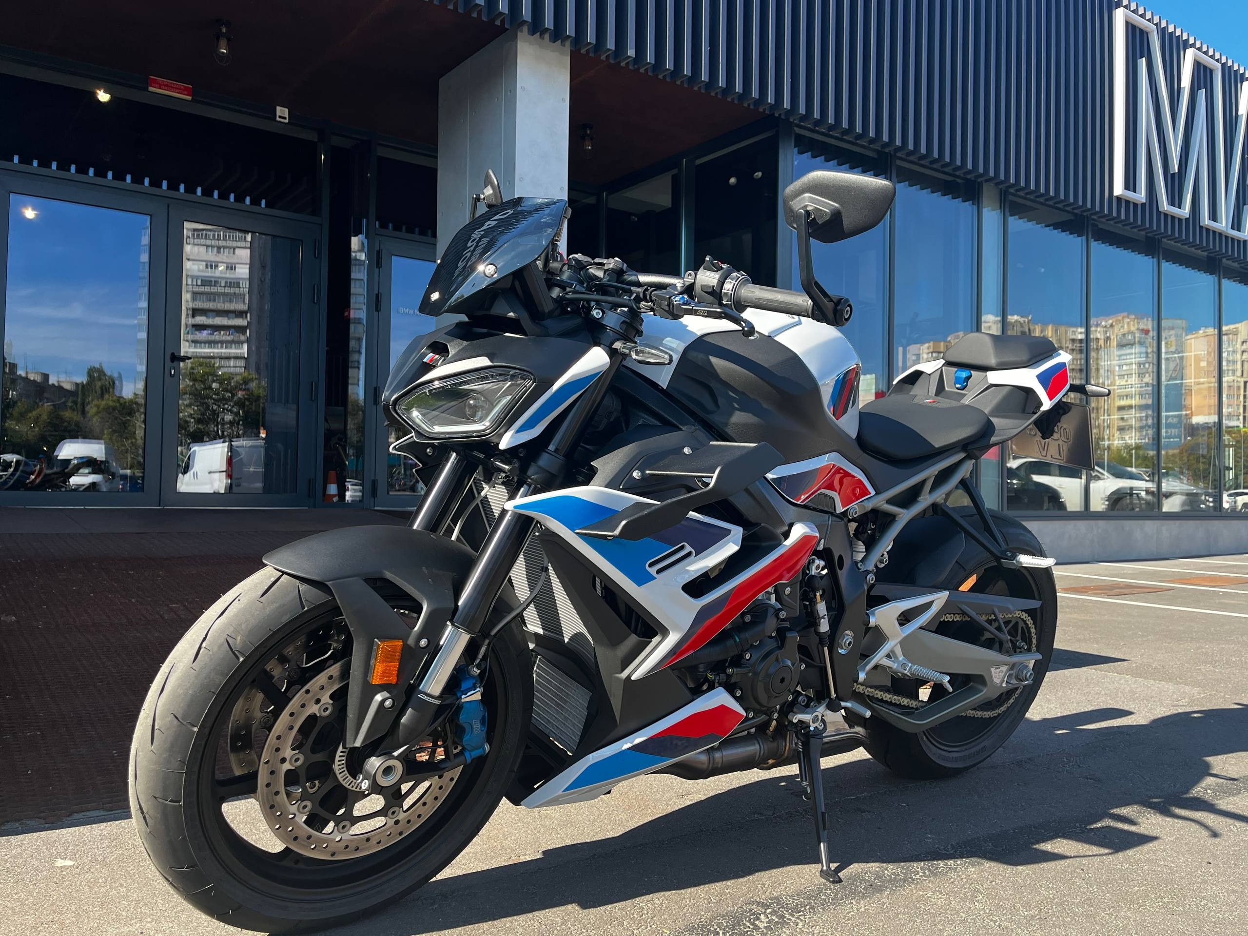 M 1000 R
