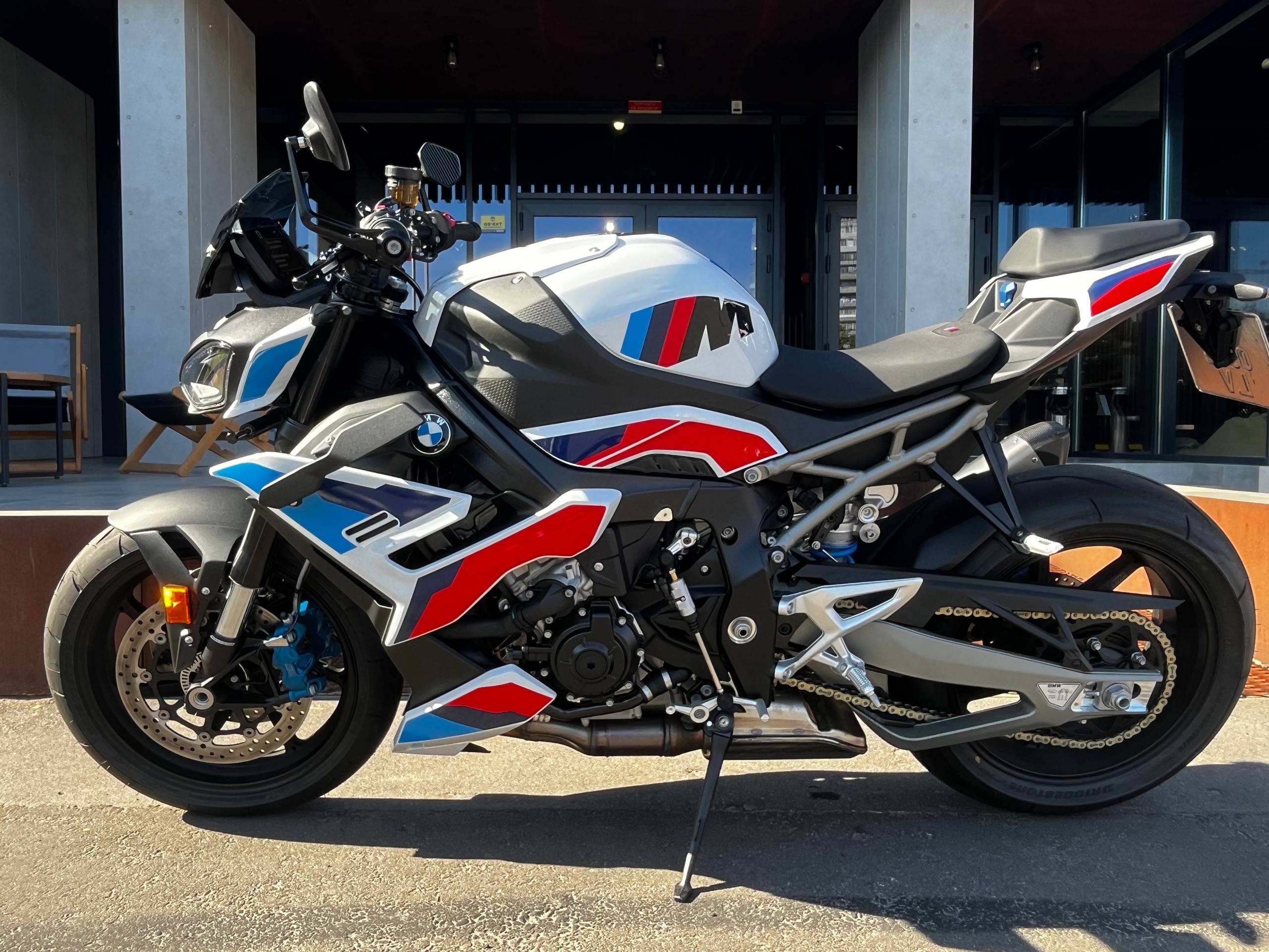 M 1000 R