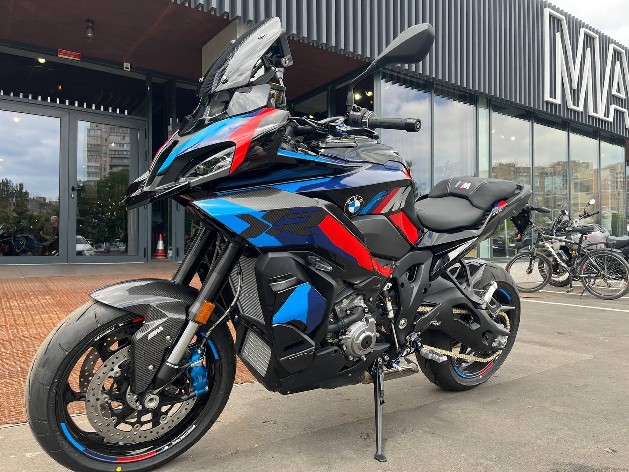 M 1000 XR