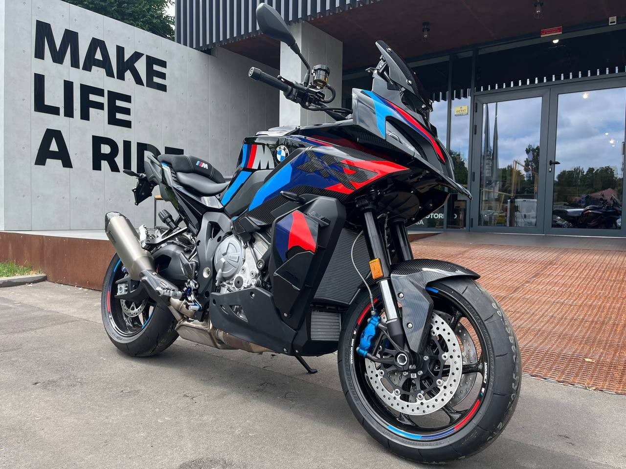 M 1000 XR