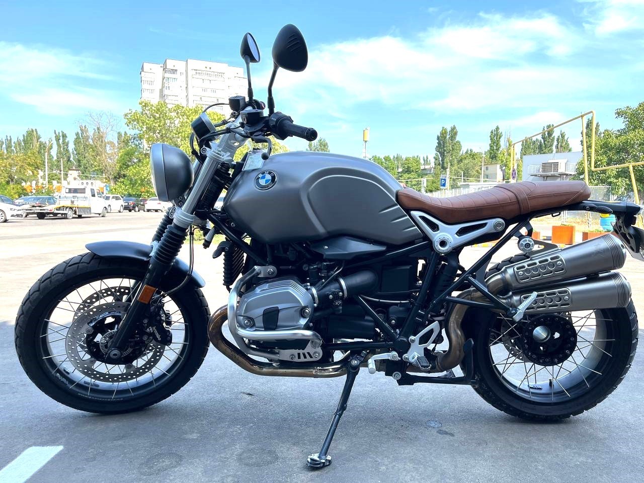 R nine T Scrambler