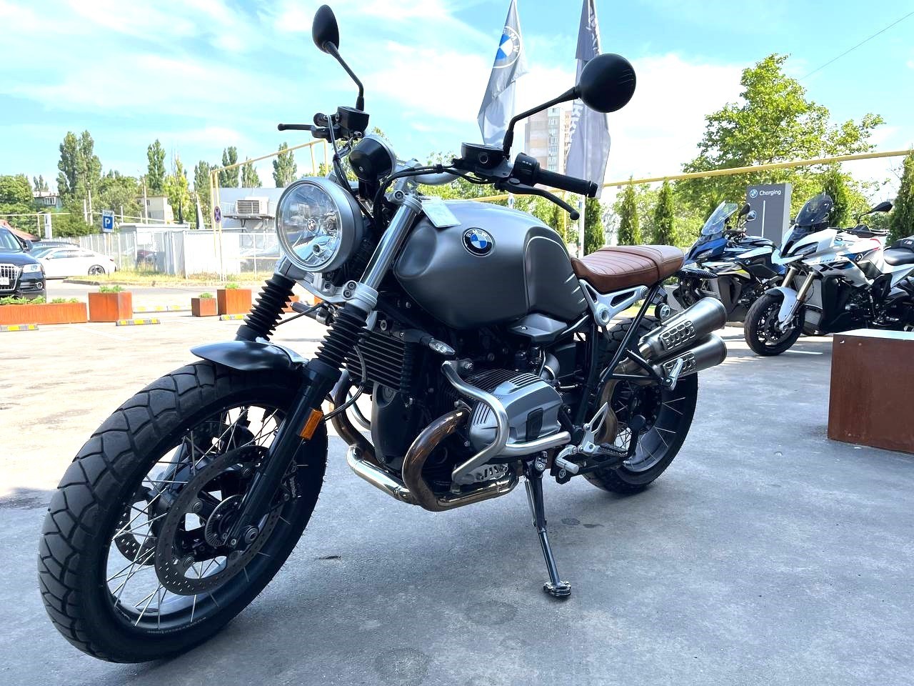 R nine T Scrambler