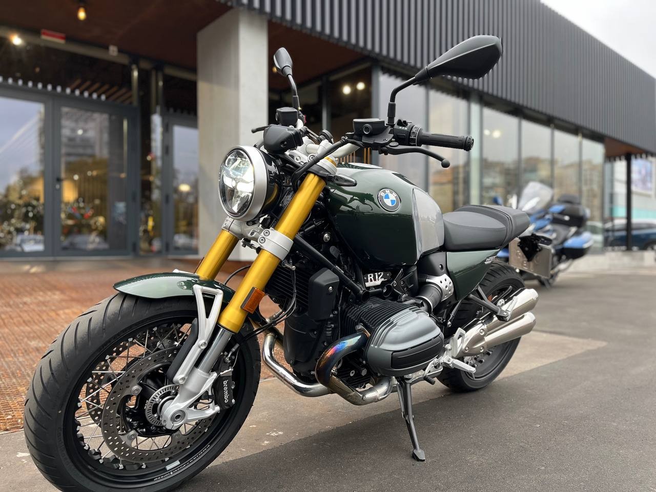 R12